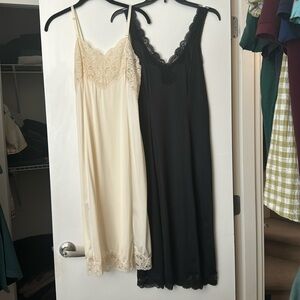 2 vintage lace trimmed dress slips chemises, long camisoles small black cream